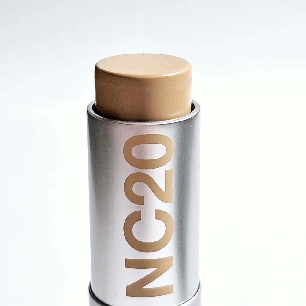 Mac Studio Fix Soft Matte Foundation Stick New - Picture 9 of 16